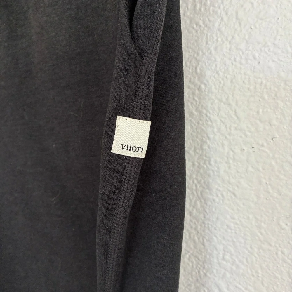 Vuori Performance Crop Joggers Women M Charcoal Gray Drawstring Soft Knit Pants